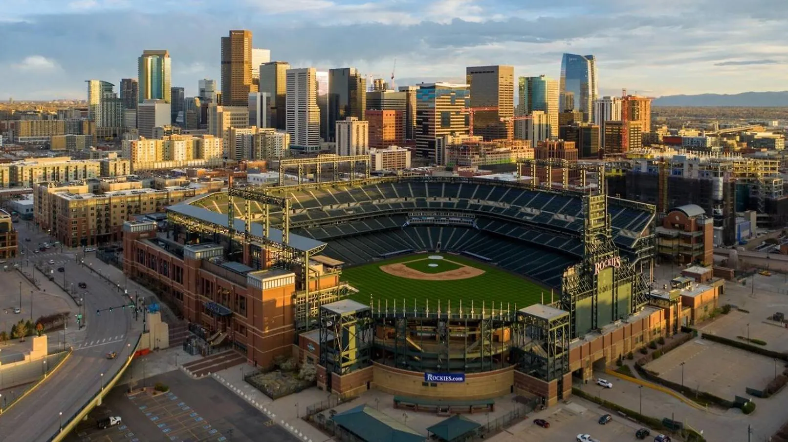 Golden Triangle Townhome At Downtown Denver
